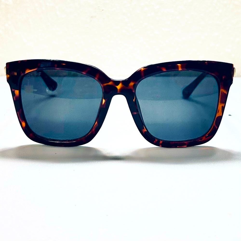 DIFF Bella Oversized Square Sunglasses for women UV400 Protection.